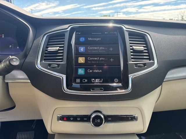 Photo of 2025 Crystal White Metallic Volvo XC90