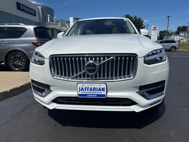 Photo of 2025 Crystal White Metallic Volvo XC90