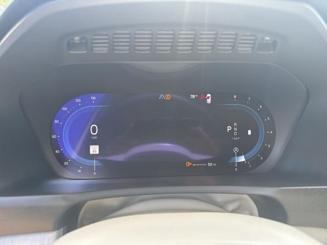 Photo of 2025 Crystal White Metallic Volvo XC90