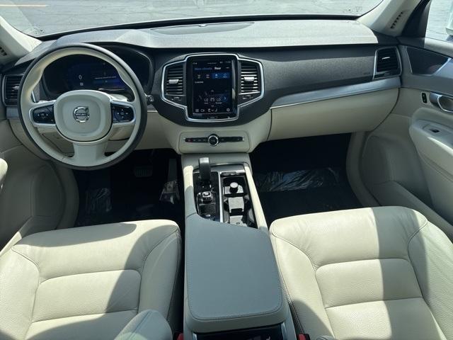 Photo of 2025 Crystal White Metallic Volvo XC90