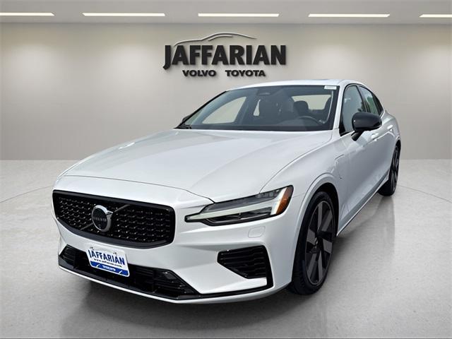 2025 Volvo S60 Plug-in Hybrid