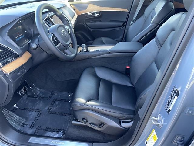 Photo of 2023 Thunder Gray Metallic Volvo XC90 Recharge Plug-In Hybrid