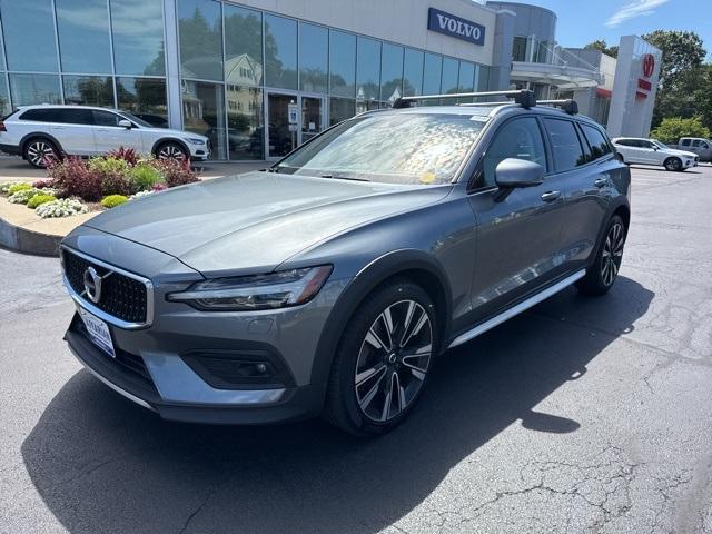 2020 Volvo V60 Cross Country