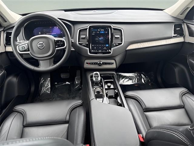 Photo of 2024 Platinum Gray Metallic Volvo XC90