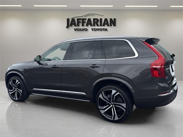 Photo of 2024 Platinum Gray Metallic Volvo XC90