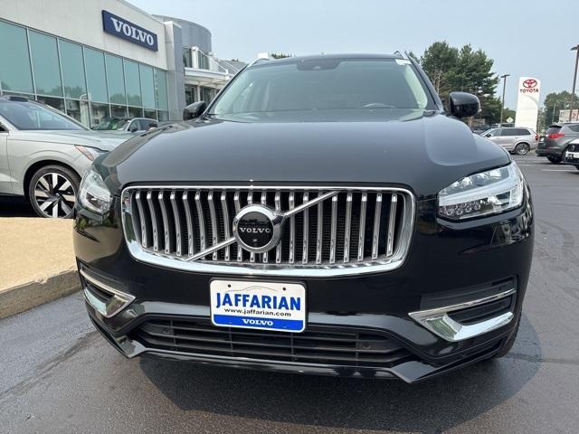 Photo of 2022 Onyx Black Metallic Volvo XC90 Recharge Plug-In Hybrid