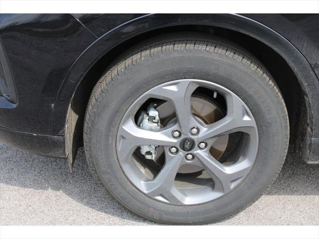 Photo of 2024 Agate Black Metallic Ford Escape