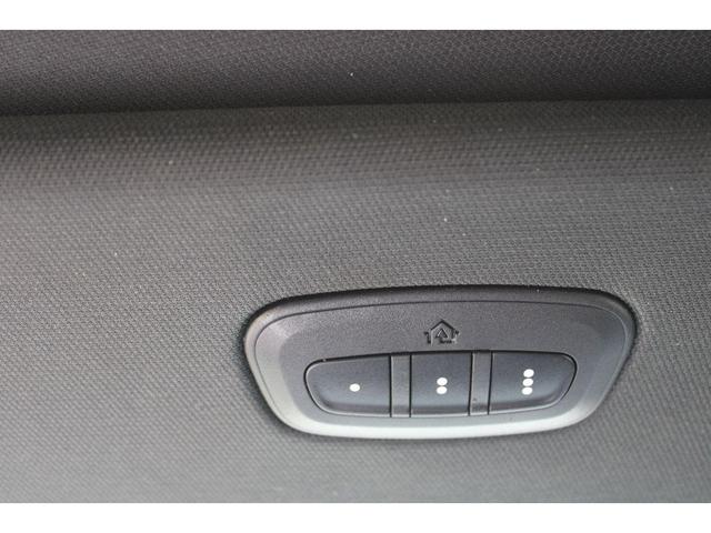 Photo of 2021 Bright White Clearcoat RAM 1500