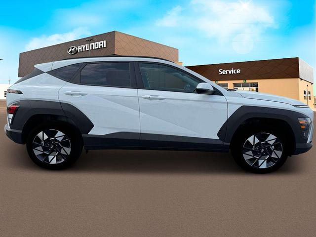 Photo of 2025 Atlas White Hyundai KONA