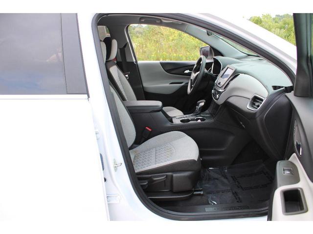 Photo of 2023 Summit White Chevrolet Equinox