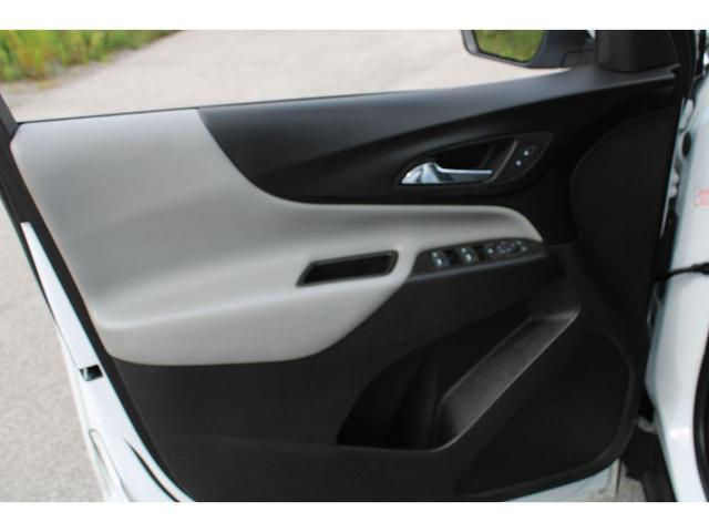 Photo of 2023 Summit White Chevrolet Equinox
