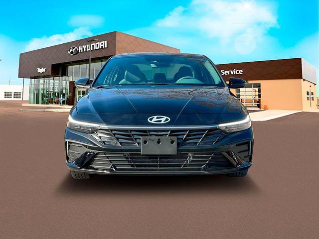 Photo of 2025 Abyss Black Hyundai ELANTRA