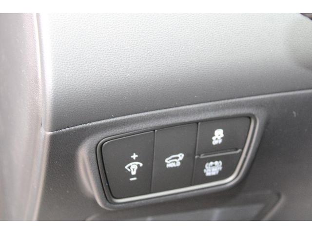 Photo of 2024 White Pearl Hyundai TUCSON Hybrid