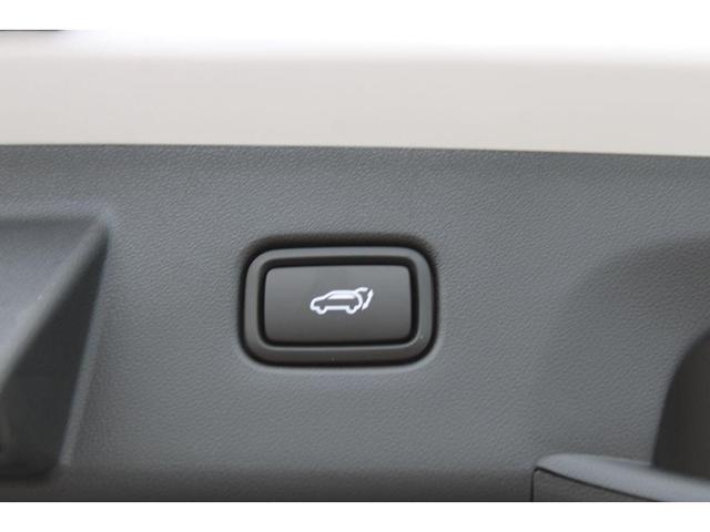 Photo of 2024 White Pearl Hyundai TUCSON Hybrid