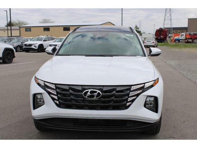 Photo of 2024 White Pearl Hyundai TUCSON Hybrid