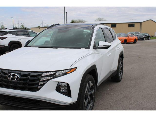 Photo of 2024 White Pearl Hyundai TUCSON Hybrid