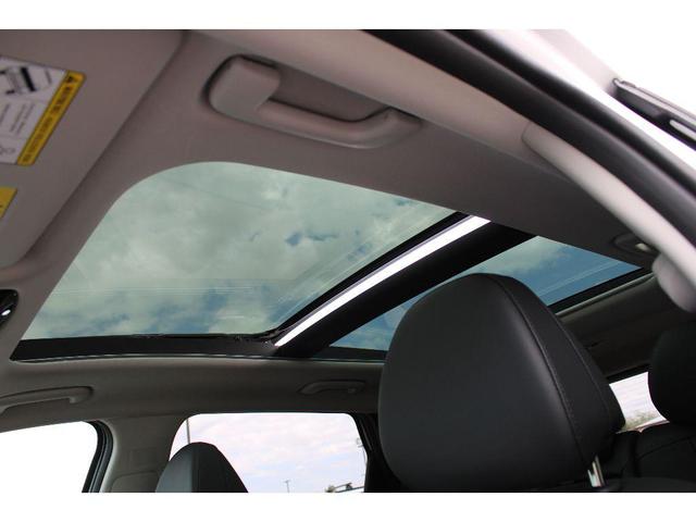 Photo of 2024 White Pearl Hyundai TUCSON Hybrid
