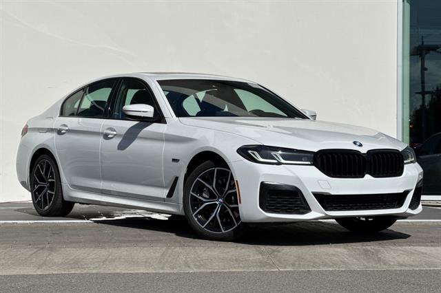 2022 BMW 530E