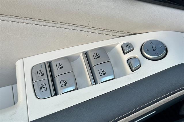 Photo of 2023 Frozen Pure Grey Metallic BMW X7