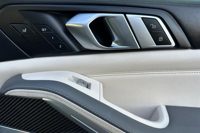 Photo of 2023 Frozen Pure Grey Metallic BMW X7
