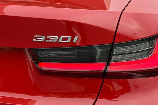 Photo of 2022 Melbourne Red Metallic BMW 330
