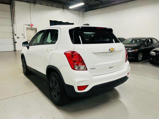 Photo of 2017 WHITE Chevrolet Trax