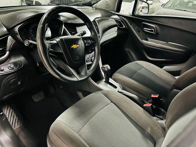 Photo of 2017 WHITE Chevrolet Trax