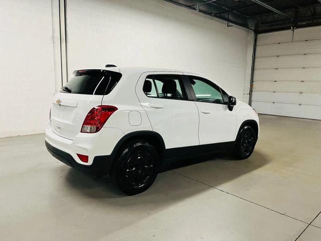 Photo of 2017 WHITE Chevrolet Trax