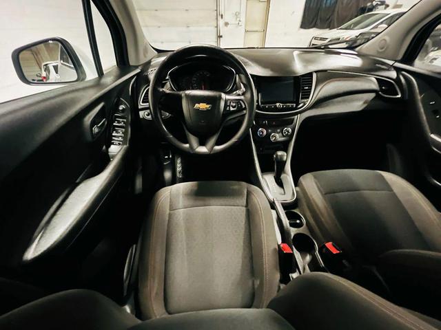Photo of 2017 WHITE Chevrolet Trax