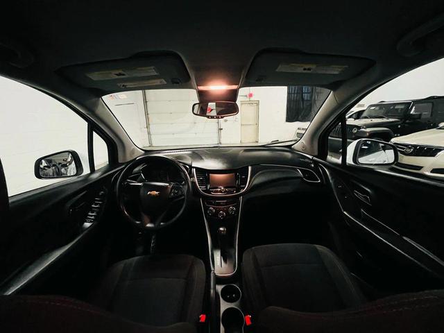 Photo of 2017 WHITE Chevrolet Trax
