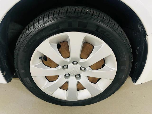 Photo of 2009 White Subaru Impreza