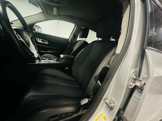 Photo of 2015 Silver Chevrolet Equinox