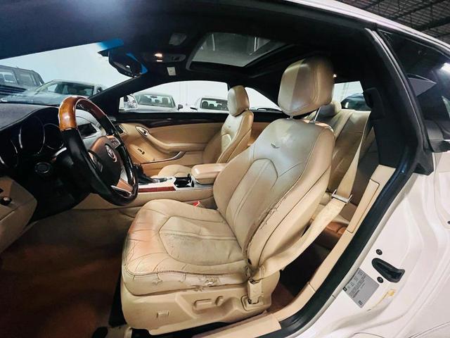 Photo of 2011 WHITE Cadillac CTS