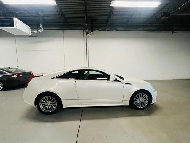 Photo of 2011 WHITE Cadillac CTS