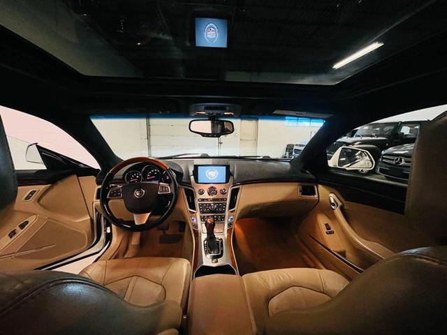 Photo of 2011 WHITE Cadillac CTS