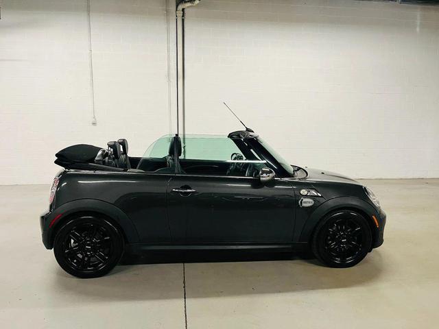 Photo of 2015 Gray MINI Convertible