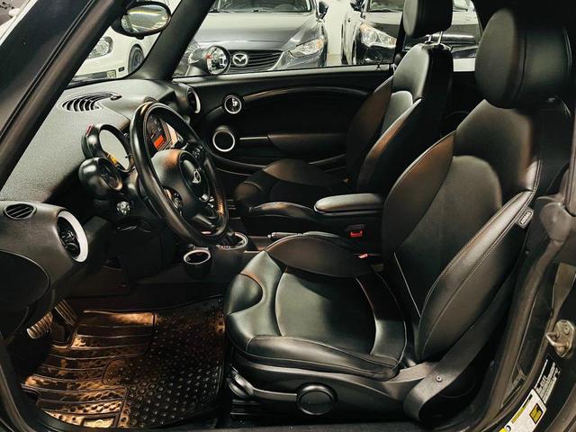 Photo of 2015 Gray MINI Convertible