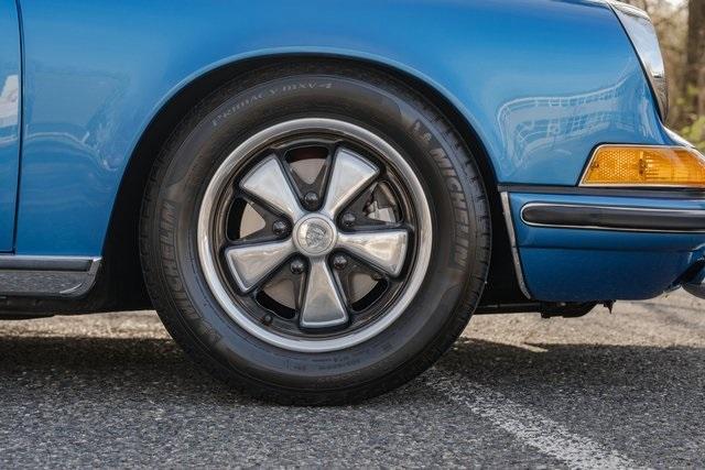Photo of 1969 Blue Metallic Porsche 911
