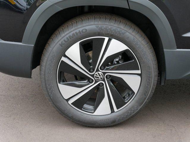 Photo of 2025 Deep Black Pearl Volkswagen Taos