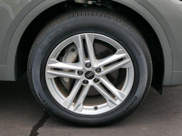 Photo of 2023 Chronos Gray Metallic Audi Q5