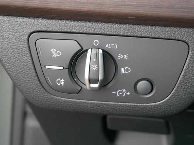 Photo of 2023 Chronos Gray Metallic Audi Q5