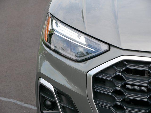 Photo of 2023 Chronos Gray Metallic Audi Q5