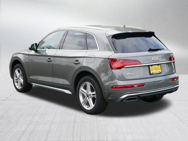 Photo of 2023 Chronos Gray Metallic Audi Q5