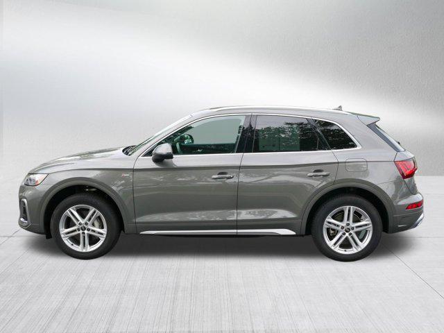 Photo of 2023 Chronos Gray Metallic Audi Q5
