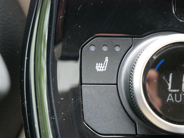 Photo of 2020 Midnight Black Metallic Toyota Highlander Hybrid
