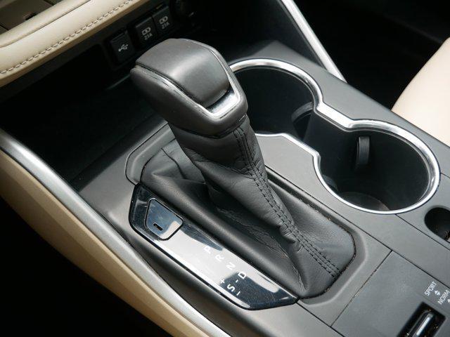 Photo of 2020 Midnight Black Metallic Toyota Highlander Hybrid