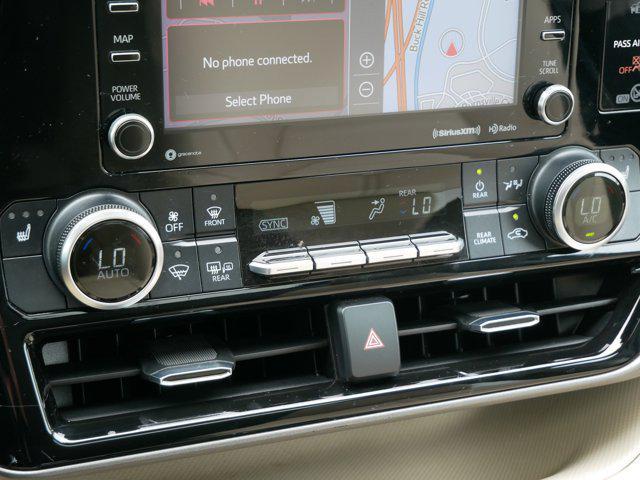 Photo of 2020 Midnight Black Metallic Toyota Highlander Hybrid