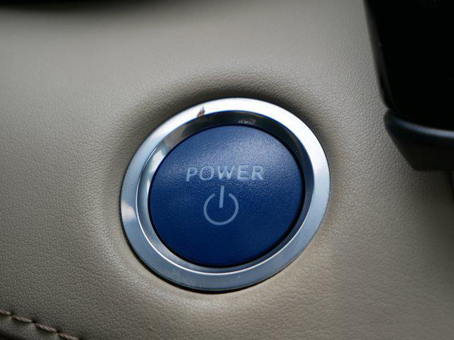 Photo of 2020 Midnight Black Metallic Toyota Highlander Hybrid