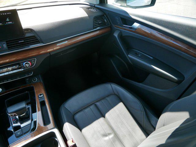 Photo of 2023 Florett Silver Metallic Audi Q5