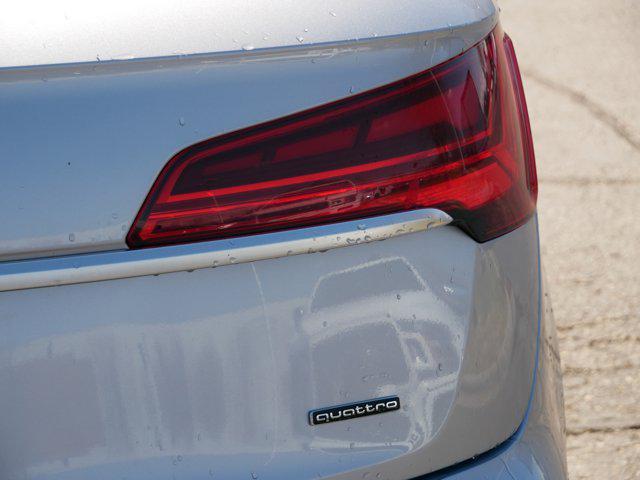 Photo of 2023 Florett Silver Metallic Audi Q5
